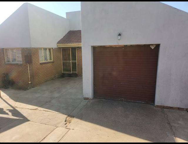 3 BEDROOM HOUSE FOR SALE IN SOSHANGUVE BB